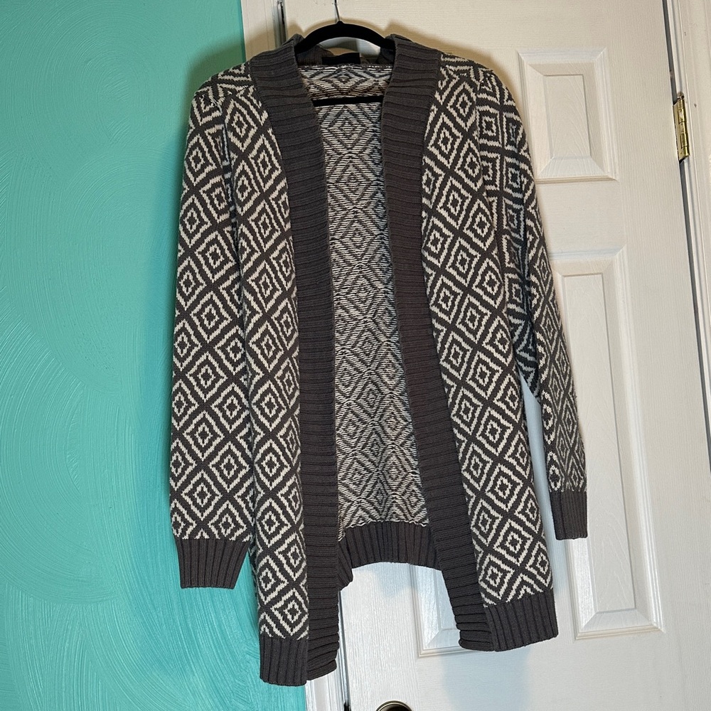 Lane Bryant Gray and Cream Geometric Open-Front Cardigan